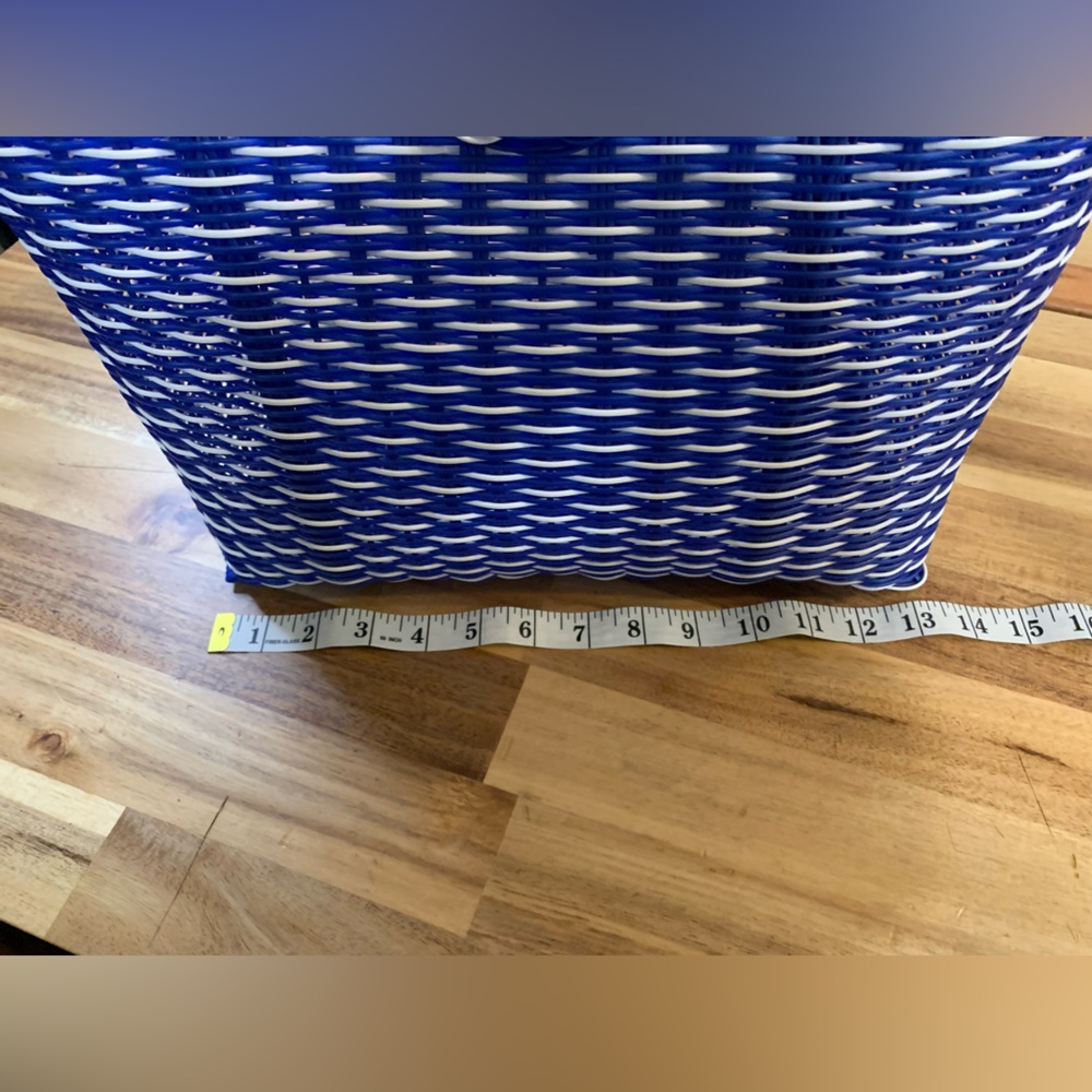 Cesta Basket Tote Bag | NWOT| dimensions are L13 1/2 x 6 1/2W x 11 H - Picture 6 of 7